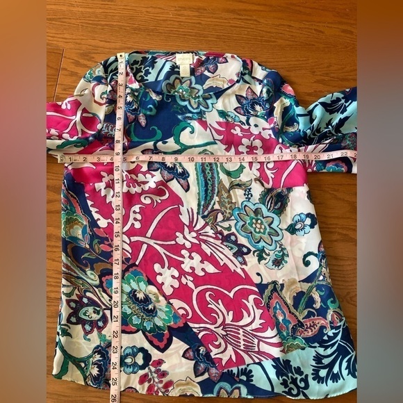 Gorgeous top size 0 Chico’s bell sleeves size 4 Small - Picture 10 of 12